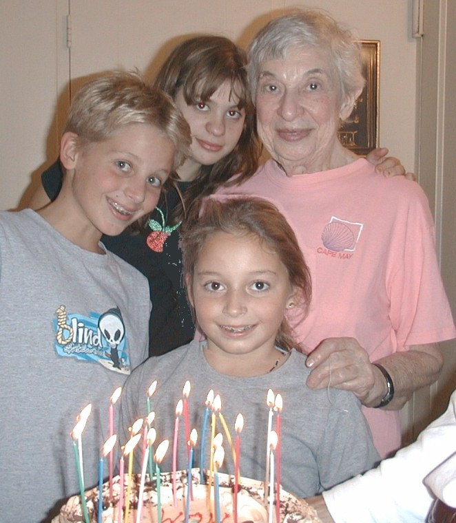 image01a.jpg (110304 bytes)